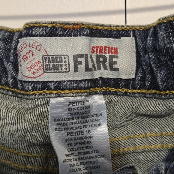 Faded Glory Women's Blue Stretch Flare Jeans- Size 16 Petite - Picture 3 of 4